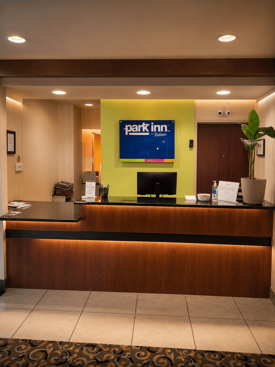 24-Hour Desk Support
